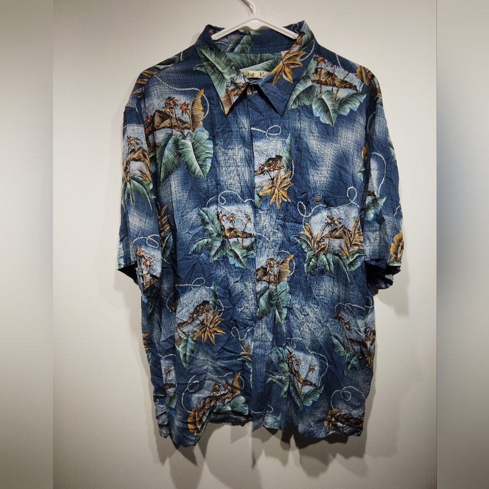 Batik Bay. Size extra large. 100% rayon Hawaiian style shirt